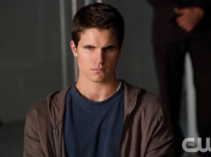Robbie Amell (Source: The CW)