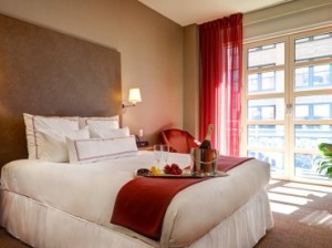 Hotel Giraffe, Manhattan Digest