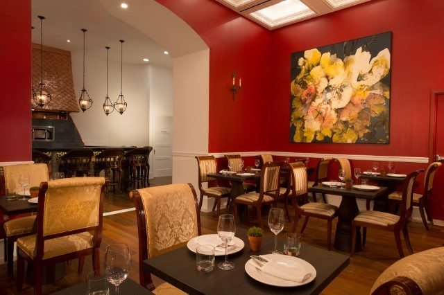 The Kimberly Hotel, Manhattan Digest, Bistango