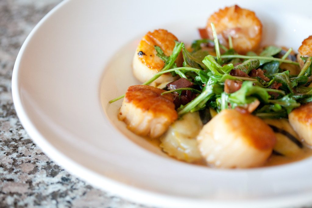Manhattan Digest, Hemenway