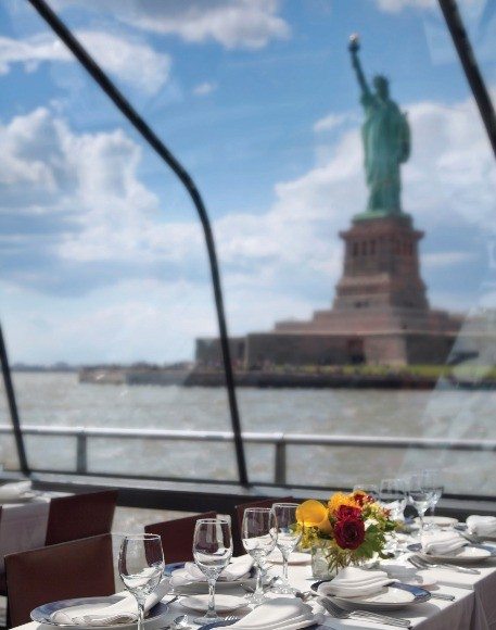 Bateaux New York, Manhattan Digest