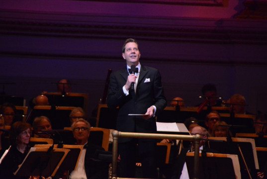 Steven Reineke and the NY Pops Orchestra. Photo by Genevieve Rafter Keddy.